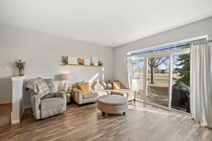 668 Cobblestone Way, Shakopee, MN 55379 - Photo 13