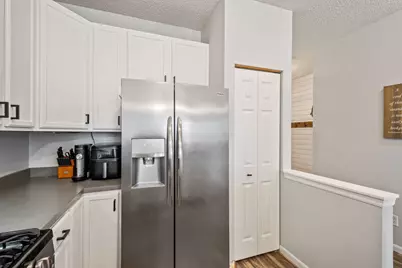 668 Cobblestone Way, Shakopee, MN 55379 - Photo 17