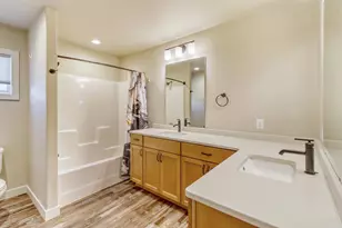 4106 Arthur Dr, Fargo, ND 58104 - Photo 15