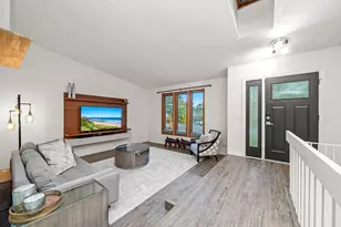 1569 Lancaster Ln, Eagan, MN 55122 - Photo 7