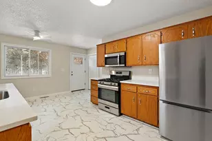 1018 Mulberry St, Taylors Falls, MN 55084 - Photo 9