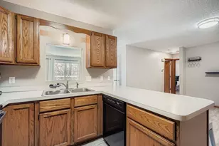 927 Pondview Ct, Vadnais Heights, MN 55127 - Photo 21