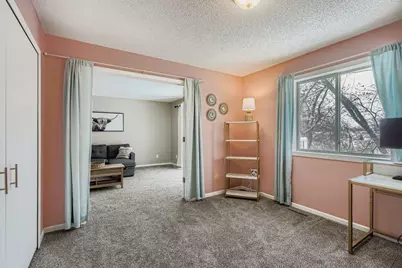 927 Pond View Court, Vadnais Heights, MN 55127 - Photo 7