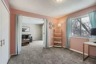 927 Pondview Ct, Vadnais Heights, MN 55127 - Photo 7