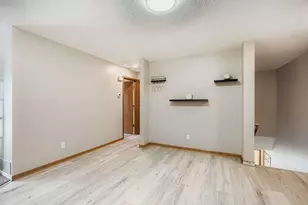 927 Pondview Ct, Vadnais Heights, MN 55127 - Photo 21