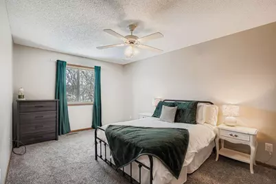 927 Pond View Court, Vadnais Heights, MN 55127 - Photo 13