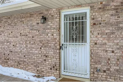 927 Pond View Court, Vadnais Heights, MN 55127 - Photo 9