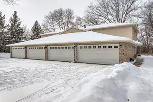 927 Pondview Ct, Vadnais Heights, MN 55127 - Photo 11