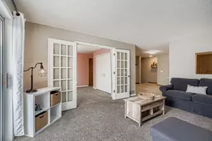 927 Pondview Ct, Vadnais Heights, MN 55127 - Photo 17