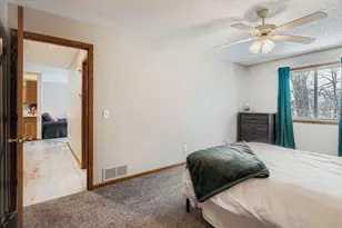 927 Pondview Ct, Vadnais Heights, MN 55127 - Photo 13