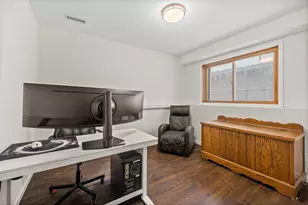 1999 Clarence St, Maplewood, MN 55109 - Photo 15