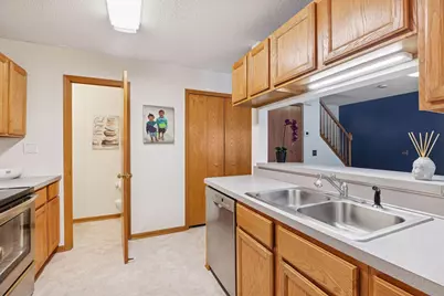 717 Mariner Way, Woodbury, MN 55129 - Photo 17