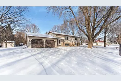 829 Pleasantview Drive SE, Willmar, MN 56201 - Photo 3