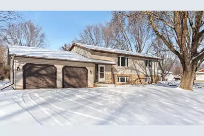829 Pleasantview Drive SE, Willmar, MN 56201 - Photo 1