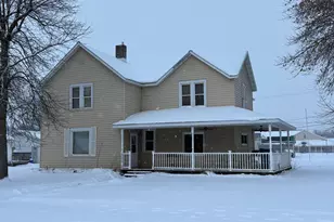 302 13th St S, Benson, MN 56215 - Photo 1