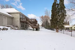 1521 Crest Dr, Chaska, MN 55318 - Photo 35