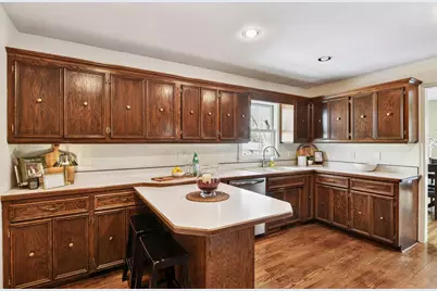 1521 Crest Drive, Chaska, MN 55318 - Photo 11