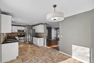 25815 Wildrose Ln, Excelsior, MN 55331 - Photo 5