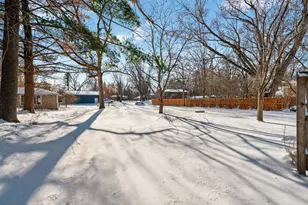 25815 Wildrose Ln, Excelsior, MN 55331 - Photo 21