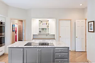 11808 Tapestry Ln, Hopkins, MN 55305 - Photo 7