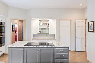 11808 Tapestry Ln, Hopkins, MN 55305 - Photo 7