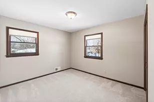 6381 Rath Dr, Woodbury, MN 55125 - Photo 15