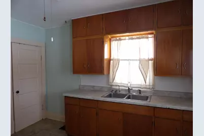 301 12th Street SE, Austin, MN 55912 - Photo 3