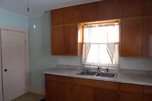 301 12th St SE, Austin, MN 55912 - Photo 3