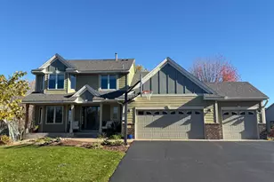 6664 Clearwater Creek Dr, Hugo, MN 55038 - Photo 3