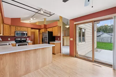 13391 Zarthan Circle, Savage, MN 55378 - Photo 9