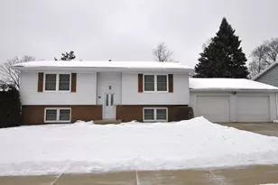 805 36th St SW, Rochester, MN 55902 - Photo 1