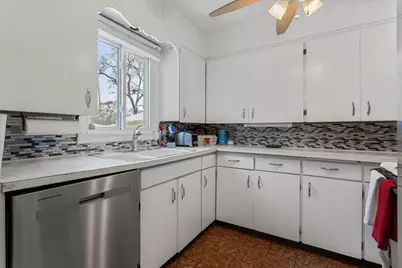 4819 Hampshire Avenue N, Crystal, MN 55428 - Photo 5