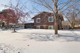 7733 Hampshire Ave N, Brooklyn Park, MN 55445 - Photo 3