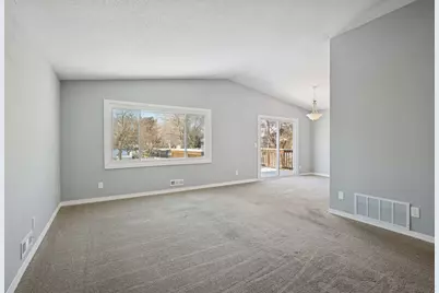 7733 Hampshire Avenue N, Brooklyn Park, MN 55445 - Photo 9