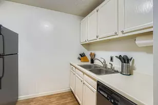 1601 N Innsbruck Dr, Fridley, MN 55432 - Photo 7