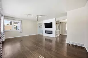 1905 9th St N, Fargo, ND 58102 - Photo 5