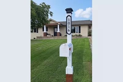 1016 2nd Street NE, Elbow Lake, MN 56531 - Photo 3