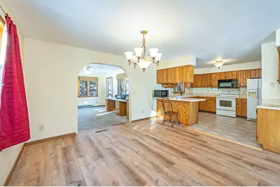 225 S 7th Avenue E #E, Truman, MN 56088 - Photo 3