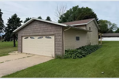 225 S 7th Avenue E #E, Truman, MN 56088 - Photo 35