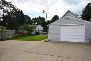 653 Thomas Ave, Saint Paul, MN 55104 - Photo 25