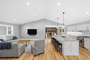 10640 Aquila Ave S, Bloomington, MN 55438 - Photo 5