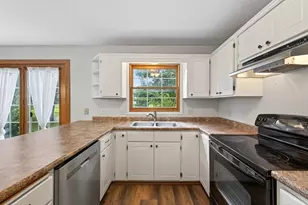 8042 Belair Ln, Eden Prairie, MN 55347 - Photo 7