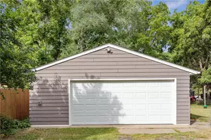 7527 Newton Ave N, Brooklyn Park, MN 55444 - Photo 3