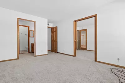 132 Demont Avenue E #136, Little Canada, MN 55117 - Photo 9