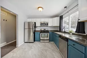 2300 Zenith Ave N, Golden Valley, MN 55422 - Photo 5