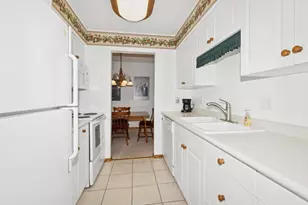 2240 Midland Grove Rd, Roseville, MN 55113 - Photo 9