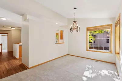 2137 Albemarle Court N, Roseville, MN 55113 - Photo 7