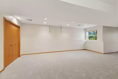 2137 Albemarle Court N, Roseville, MN 55113 - Photo 29