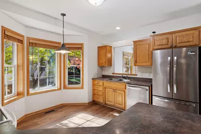 2137 Albemarle Court N, Roseville, MN 55113 - Photo 9