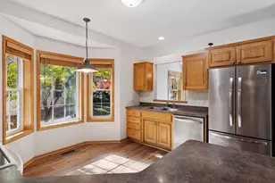 2137 Albemarle Ct N, Roseville, MN 55113 - Photo 9